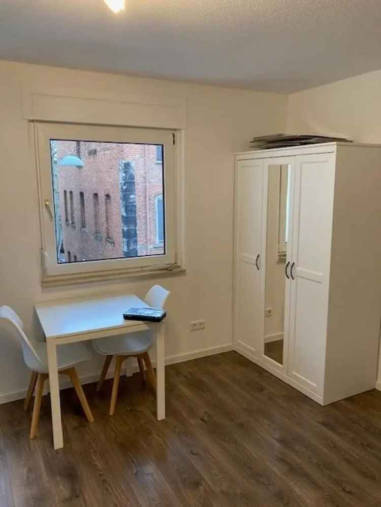 Moderne und möblierte 1-Zimmer-Wohnung mit Einbauküche in Fürth