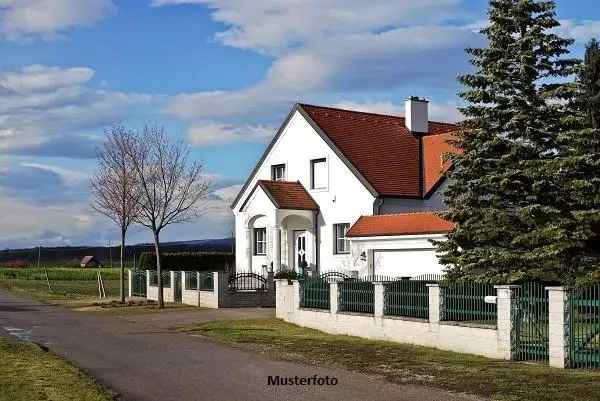 Freistehendes Einfamilienhaus nebst Garage - provisionsfrei