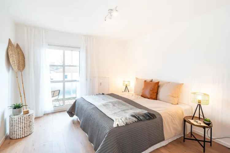 Frei zum Einzug - Wunderschöne Zweiraumwohnung in toller Lage