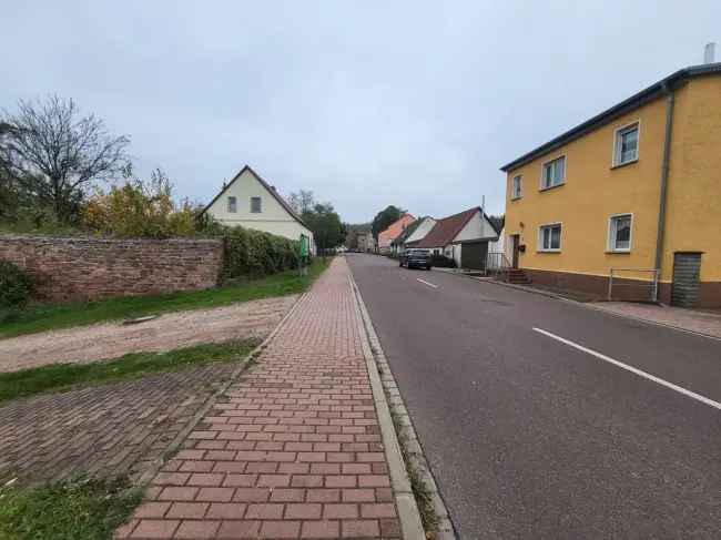 "Mehr Platz, mehr Möglichkeiten – Ihr Mehrfamilienhaus oder Reihenendhaus"