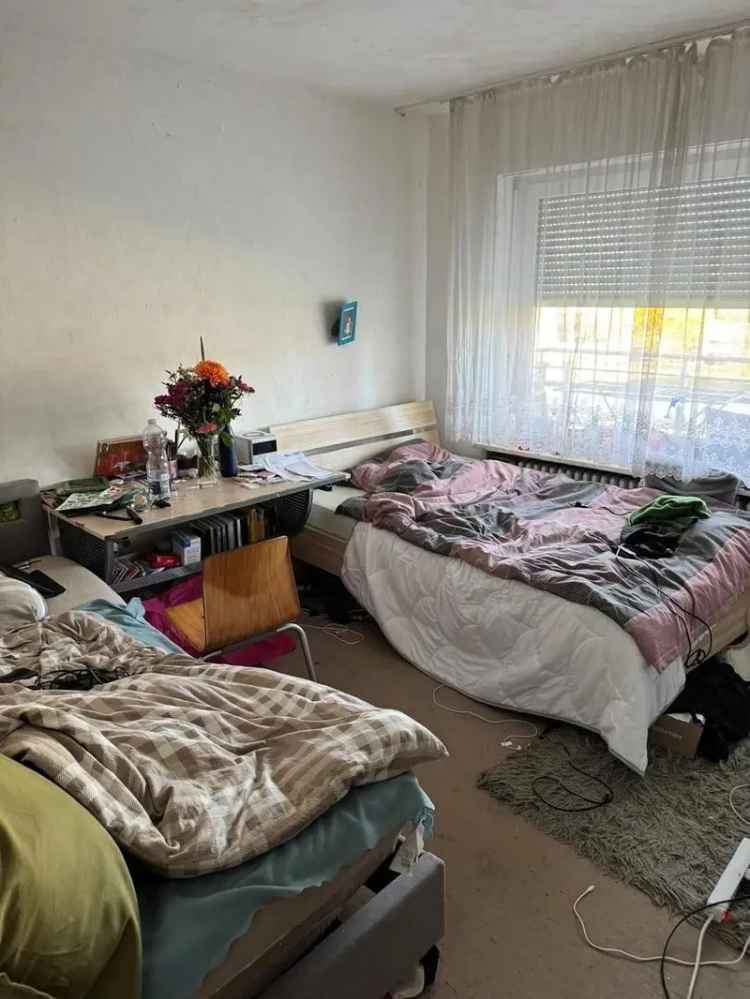 Renovierungsbedürftige 3-Zimmer-Erdgeschosswohnung mit Potenzial in ruhiger Lage von Puchheim