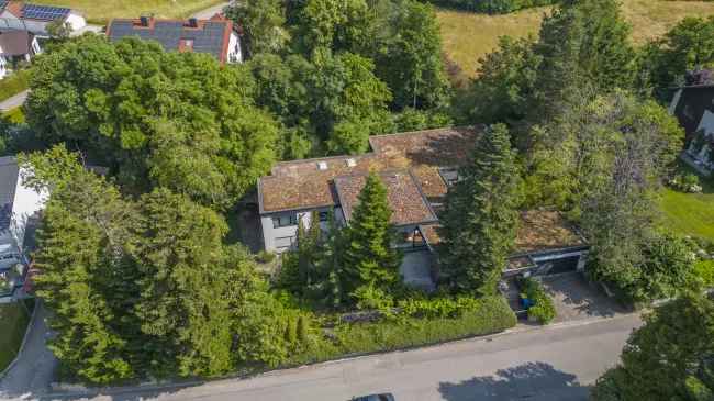 Architektonisches Meisterwerk -
Arztvilla mit Innenpool in bester Wohnlage -
Nähe der Klinik in Pfarrkirchen