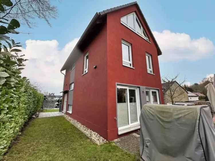 Familienhaus mit Garten und Doppelgarage - 4 Etagen