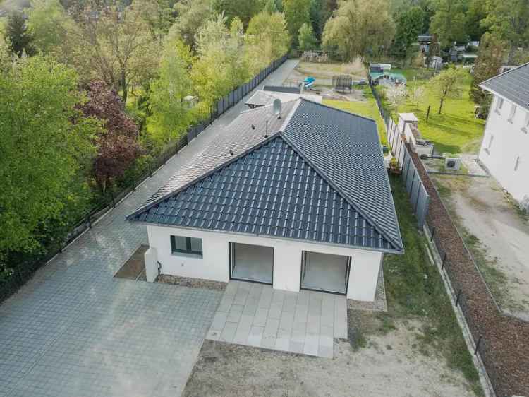 Neubau-Bungalow mit Garten und Wasserzugang in Rüdersdorf Berlin