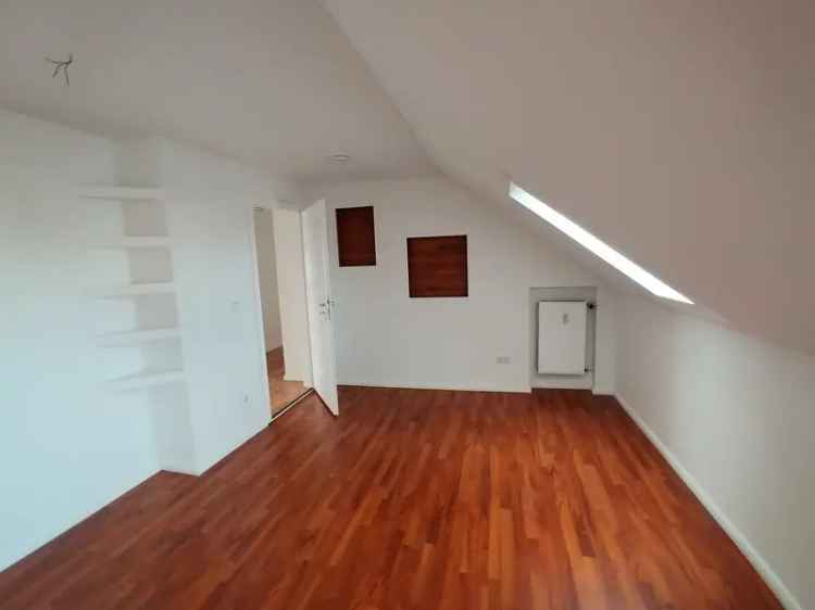 Mieten einer Wohnung in Tempelhof Berlin mit Einbauküche und Tageslichtbad