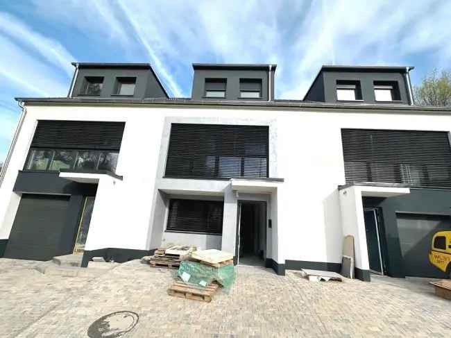 Keine Käuferprovision! Kaufen Sie ab € 1.100,- mtl.*
Ein Haus als ETW ! 120 m² !