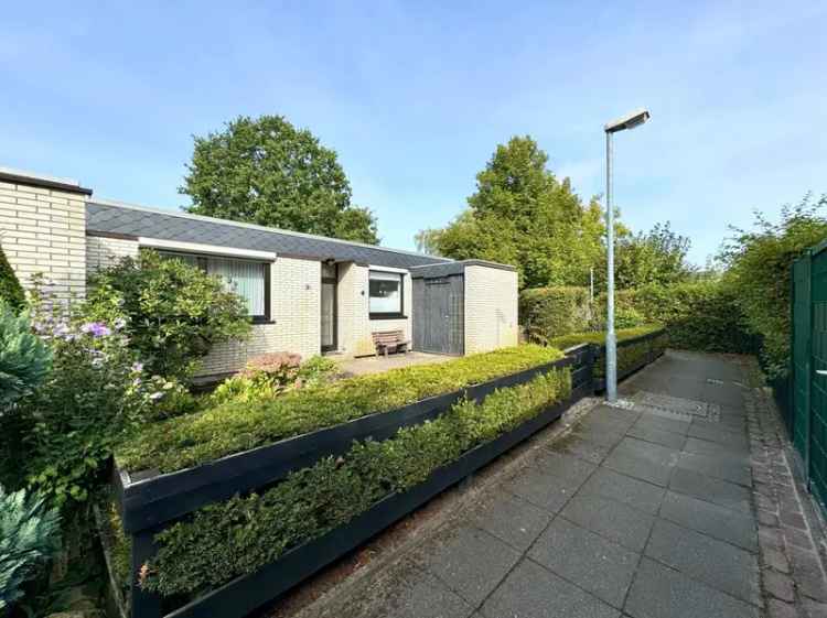 Wohnen ohne Hindernisse: Interessanter Bungalow mit schönem Garten in ruhiger & zentraler Lage