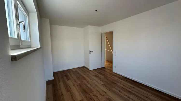 3-Zimmer Wohnung Erstbezug Terrasse Garten 180m²