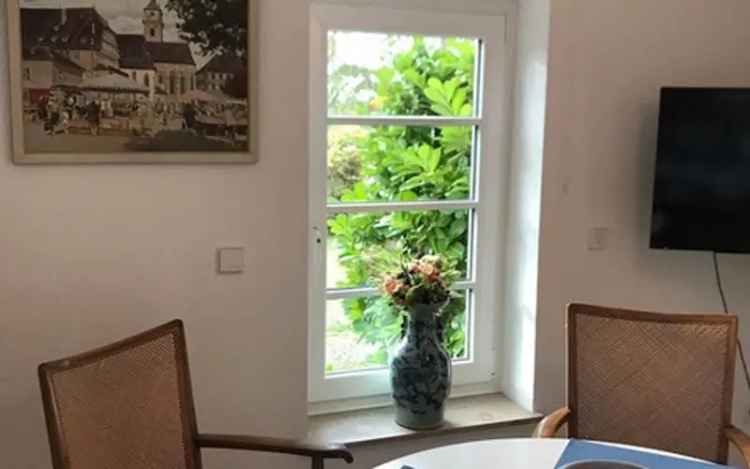 1-Zimmerwohnung in Stadtvilla in Bestlage Hasenbergsteige. Mit Internet, TV, Waschmaschine, Garten