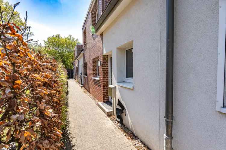 Energieeffizientes Endreihenhaus mit Garten, Stellplatz und hochwertiger Ausstattung