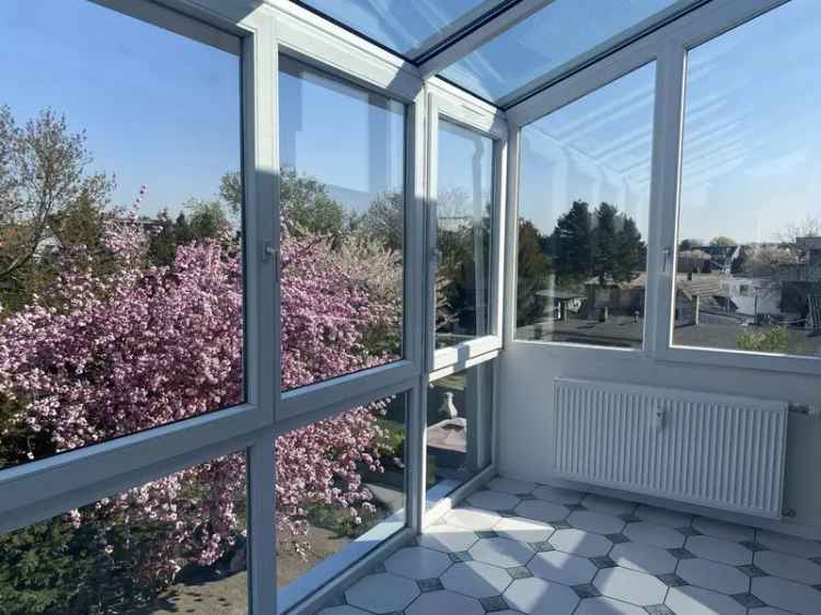 Sanierte Wohnung mit Loft-Charakter über den Dächern Kölns