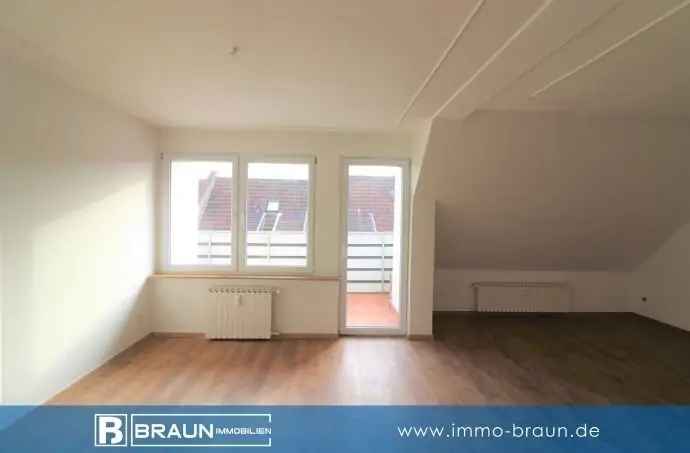 Moderne 2-Zimmer-Wohnung in Dachgeschoss mit Balkon und Klimaanlage