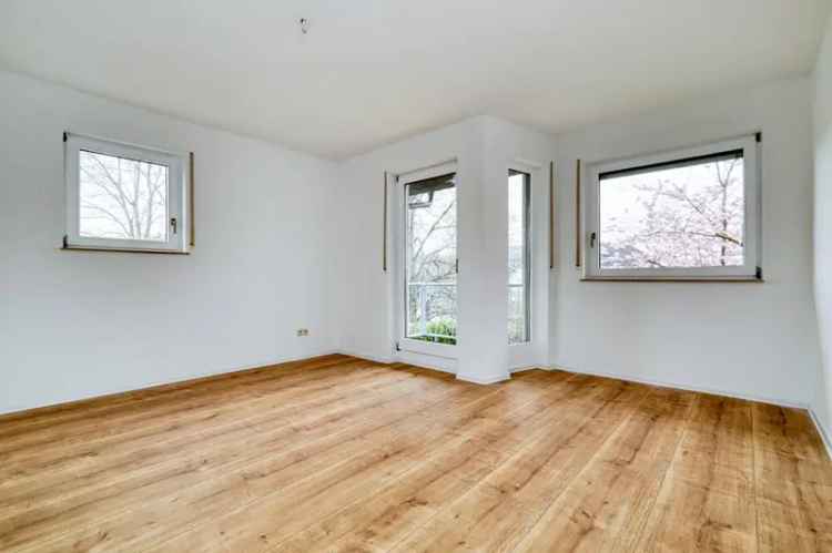 2-Zimmer-Wohnung in Karlsruhe - großzügige Loggia