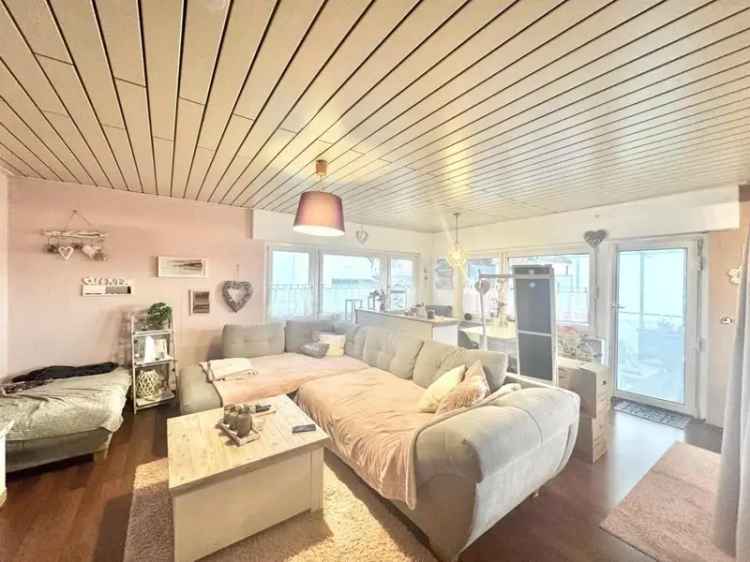 Ideale Gelegenheit! Tolle 3,5 Zimmer-Wohnung mit 2. Balkone in Beutelsbach!