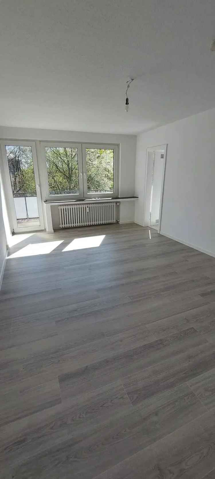 Top sanierte Single Wohnung mit Süd – Balkon