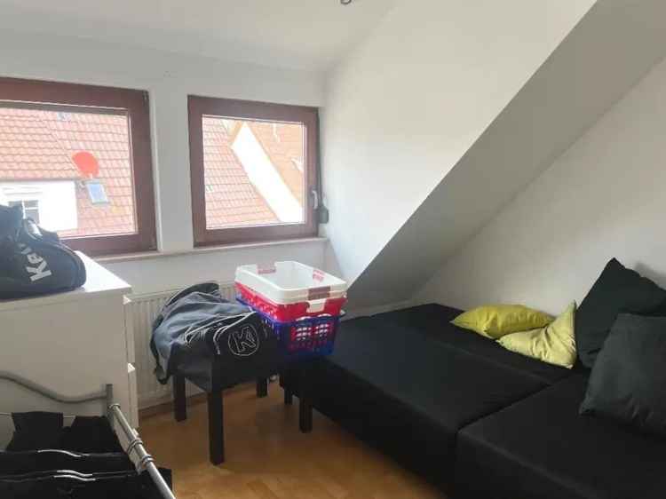 "Ideal für Familien - Helle 4,5-Zi.-DG-Wohnung mit Balkon in Wolfschlugen"