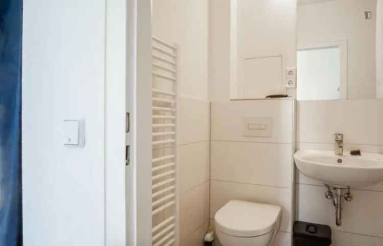 Doppelzimmer in 4-Schlafzimmer Wohnung