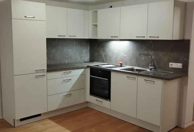 Geschmackvolle, frisch renovierte 2-Zimmer-Wohnung mit gehobener Innenausstattung in Stuttgart