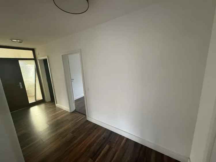 Schöne 3,5-Zimmer-Wohnung mit Blick ins Grüne – Rosengarten-Sieversen