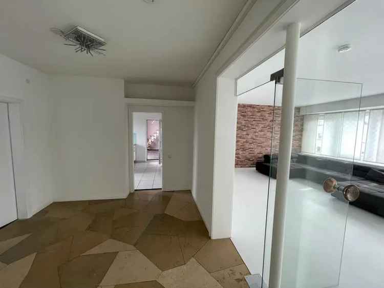 Lichtdurchflutete Maisonette Wohnung mit Dachterasse