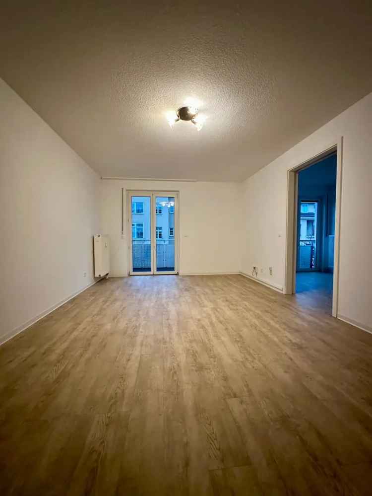 2-Raumwohnung mit Balkon im betreuten Wohnen zu vermieten