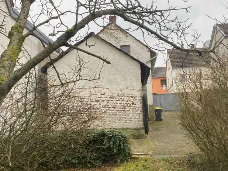 Provisionsfrei* Renovierungsbedürftiges Haus mit KFW Zuschuss von € 50 000,00 sanieren