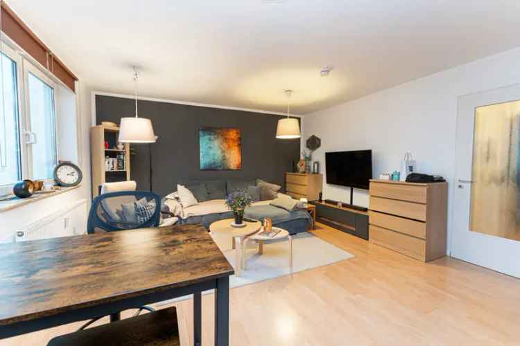 Charmante 2-Zimmerwohnung mit gutem Schnitt und Balkon in Berlin Mitte