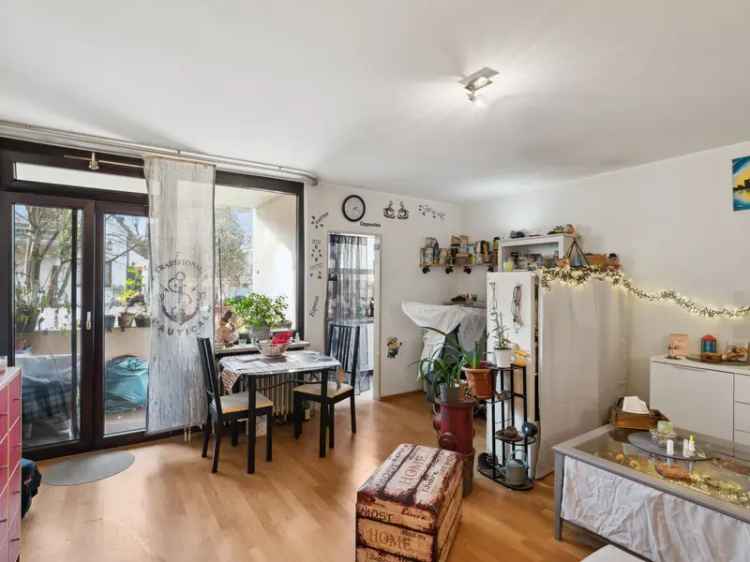 2-Zimmer-Wohnung mit Balkon und grüner Aussicht in München-Obermenzing