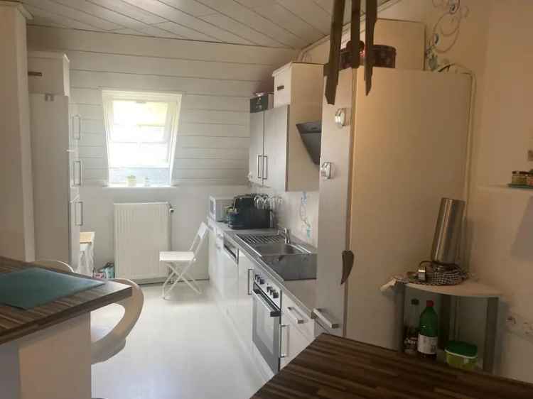 Gepflegte 3-Zimmer-Dachgeschosswohnung mit Balkon in Gelnhausen Stadt