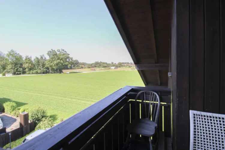 
2-Zimmer-Dachgeschosswohnung mit Balkon und Blick ins Grüne