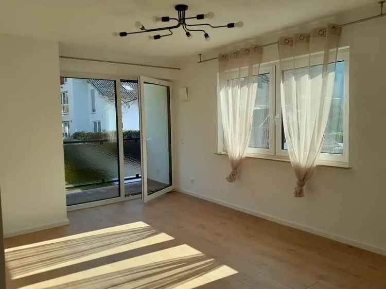 2,5 Zimmerwohnung 60 m² zentral und ruhig gelegen, saniert, Erstbezug