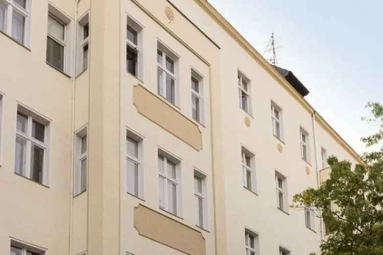 Preisnachlass sichern auf sanierte 1-Zimmer-Altbauwohnung mit Balkon in zentralem Weddinger Kiez