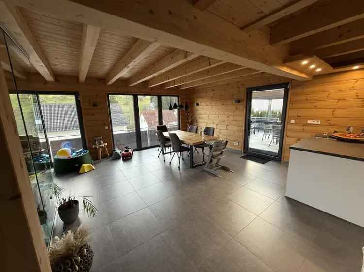 Traumhaftes Massivholzhaus - Familienidyll mit Blick ins Grüne