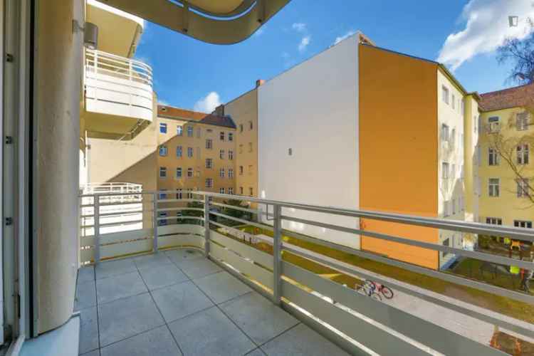 Doppelzimmer, mit Balkon, in 2-Schlafzimmer Wohnung