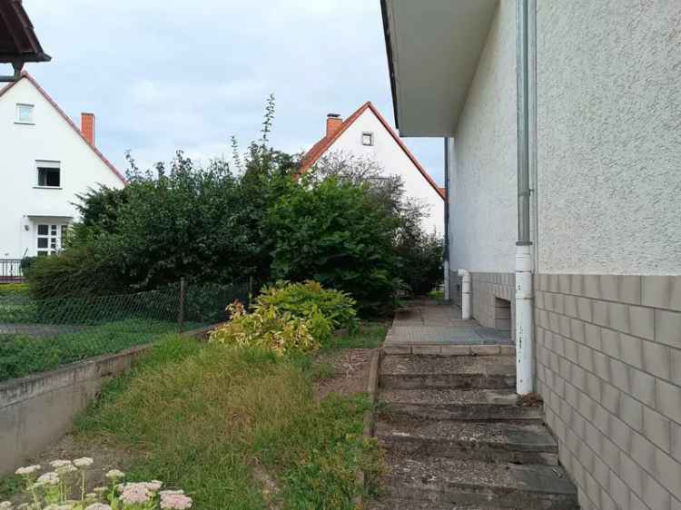 Freistehendes Zweifamilien Haus in Ortsrandlage von Altrip