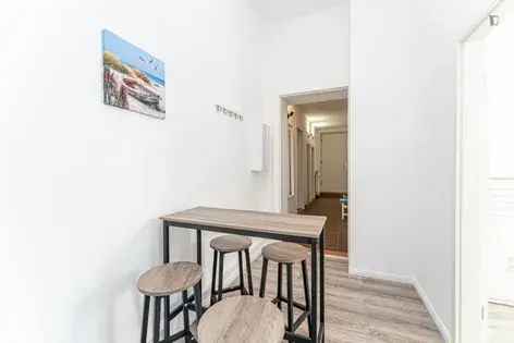 Wohnung (33.86 m²) zur Miete in Berlin (Wisbyer Straße 71, 10439 Berlin, Germany) - immosurf.de