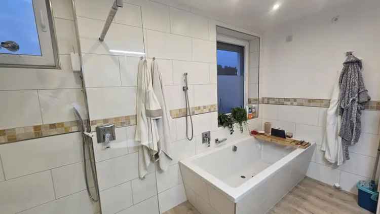 zwei Zimmer mit küche zum wohnen.nd frisch saniert in Dortmund