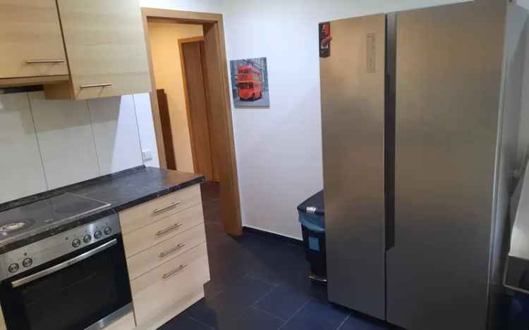 WG Zimmer mit Internet, Gästeküche, Etagendusche/Wc und Waschmaschine