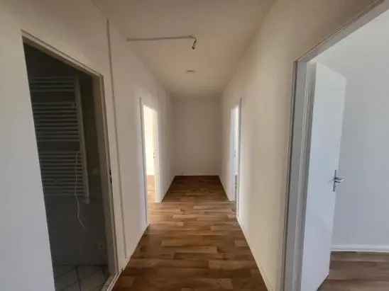 Schöne 3 Zimmer-Familienwohnung in Hellersdorf.