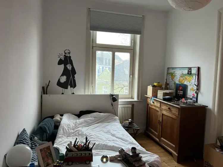 Mieten Altbau Wohnung Hamburg Altona mit Balkon und hohen Decken