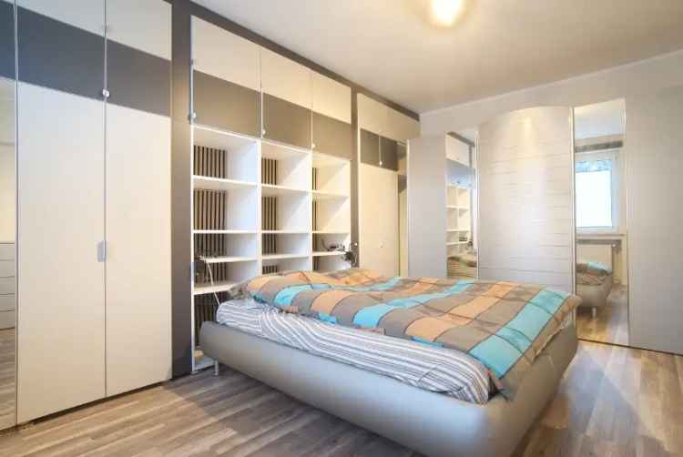 Bright, fully furnished apartment with balcony, two bathrooms and garage, available to rent until the end of 2025