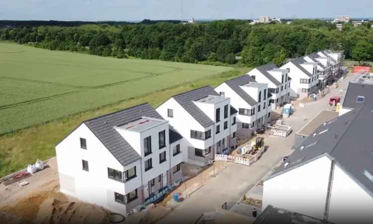 Mieten Doppelhaushälfte in Köln mit Garten und Garage