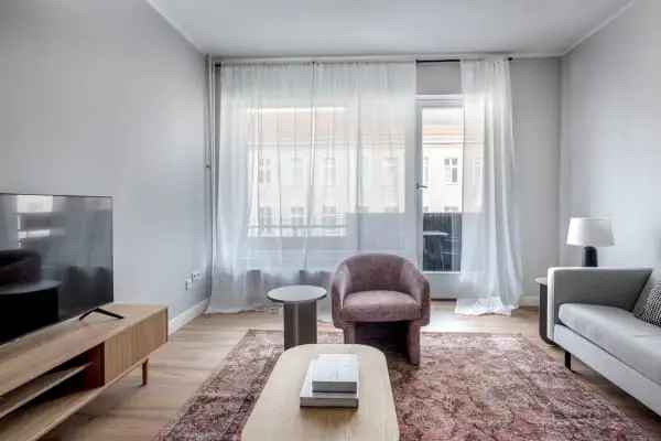 Berlin Charlottenburg Wohnung 2 Zimmer modern Balkon Haustierfreundlich