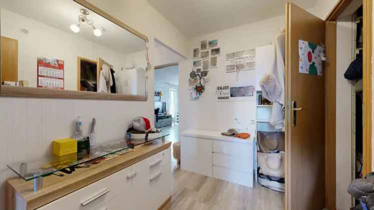 Familienfreundliche 3-Zimmer-Wohnung mit Loggia in guter Lage von München