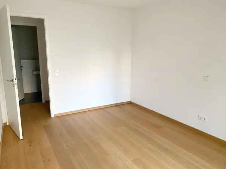 Großzügige Wohnung mit Terrasse und Loggia