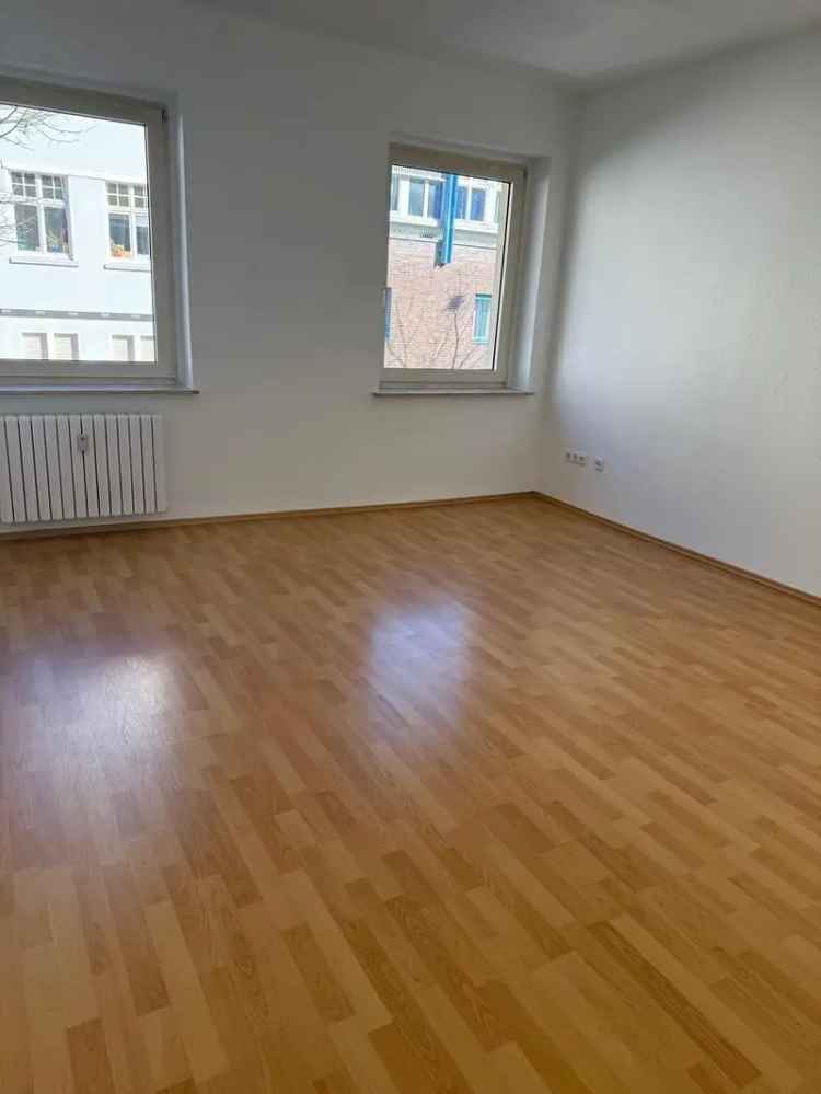 Frisch renoviert & einziehen: Traumhafte 3,5-Zimmer-Wohnung!