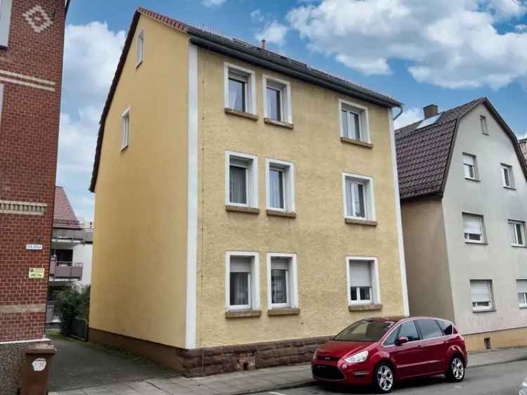 Altbau-Mehrfamilienhaus in Zuffenhausen Mitte