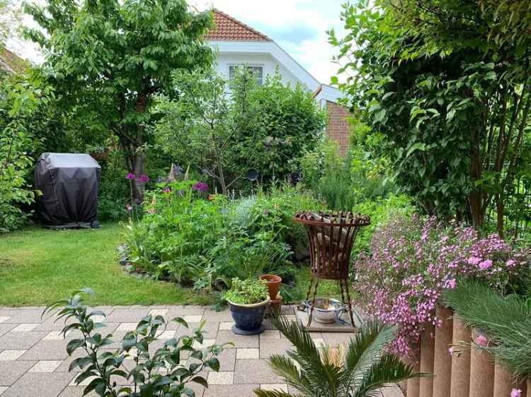 Echtes Raumwunder in guter Lage: Top gepflegtes Reihenmittelhaus mit Terrasse, Garten und Stellplatz