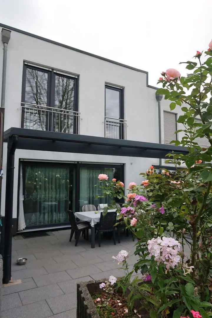 Familien Reihenhaus 140m² 2015 Energieeffizient Kamin Garten