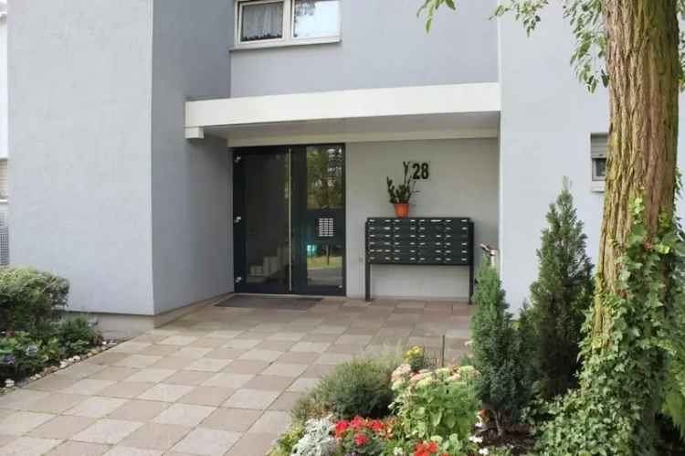 Miete energieeffiziente wohnung in Frankfurt am Main mit Balkon